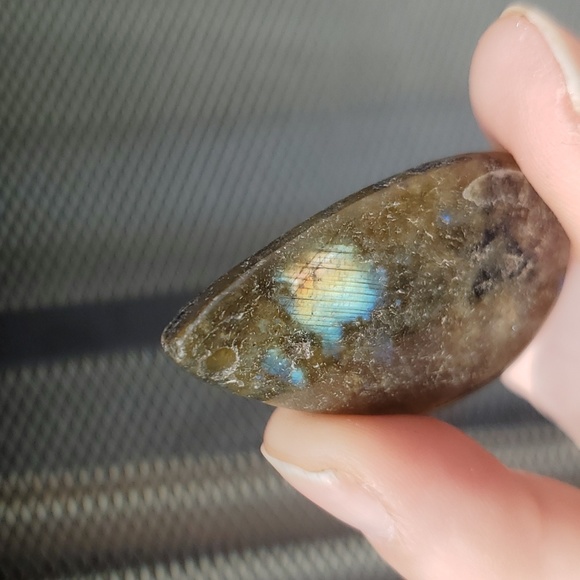 New Natural Labradorite Teardrop Pendant. - Picture 6 of 9